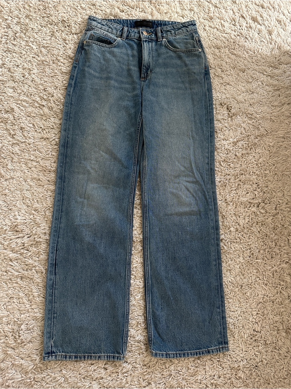 Zara Women’s Relaxed Straight Jeans — Medium Blue Wash